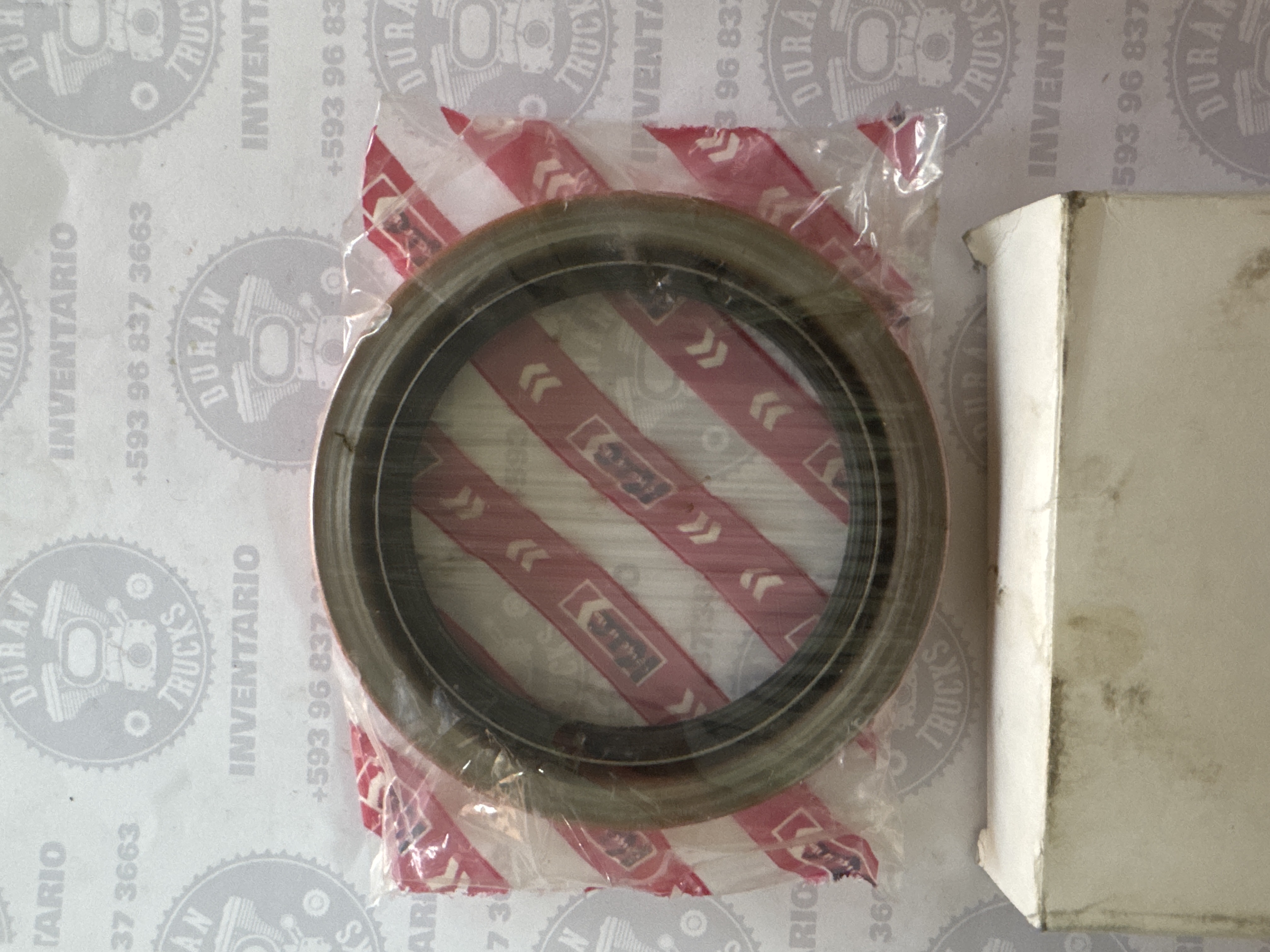 RETENEDOR DE RUEDA POSTERIOR