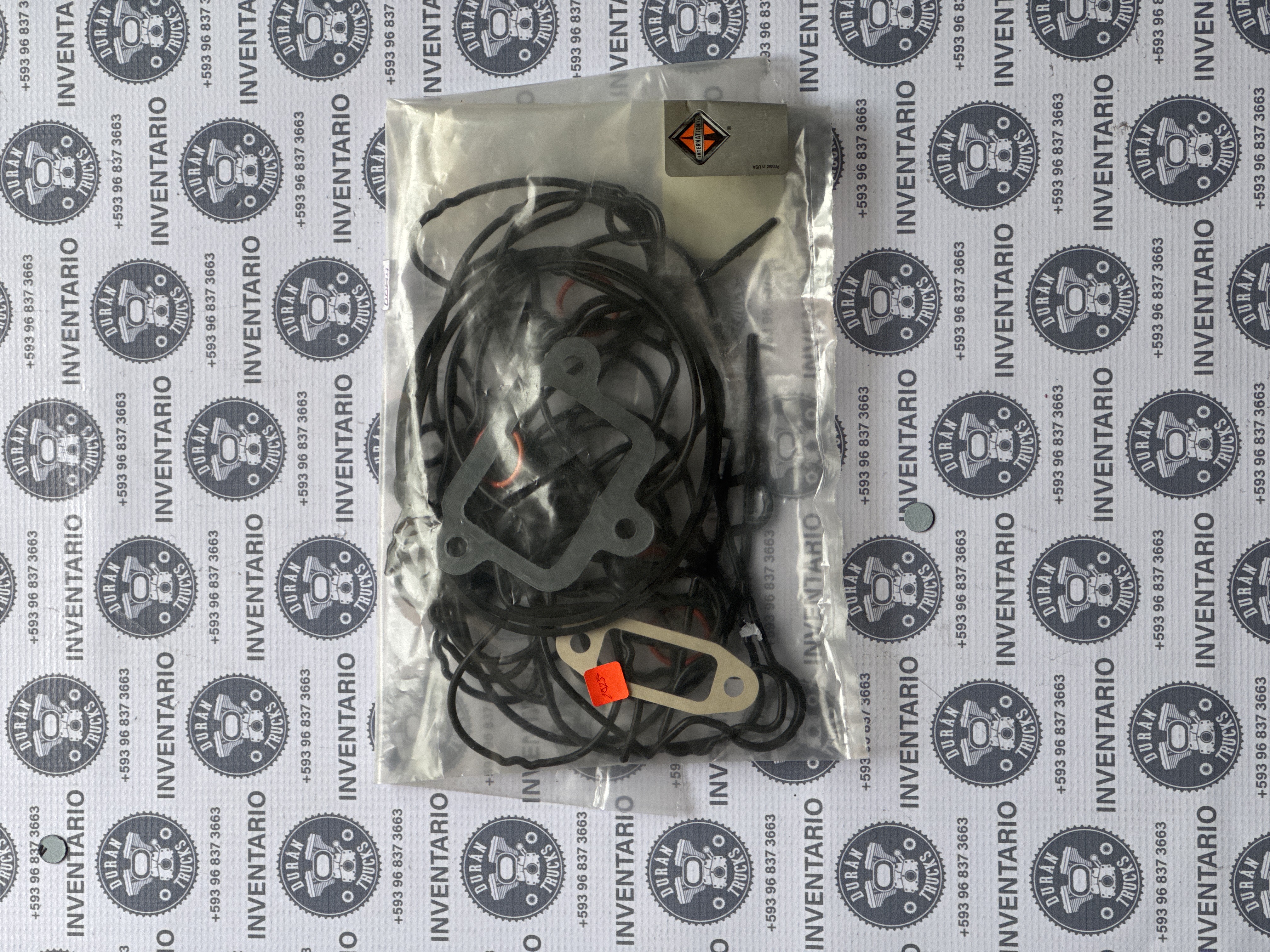 KIT DE CAUCHOS DE TAPA DE DISTRIBUCION INTERNATIONAL DT466E 4700 