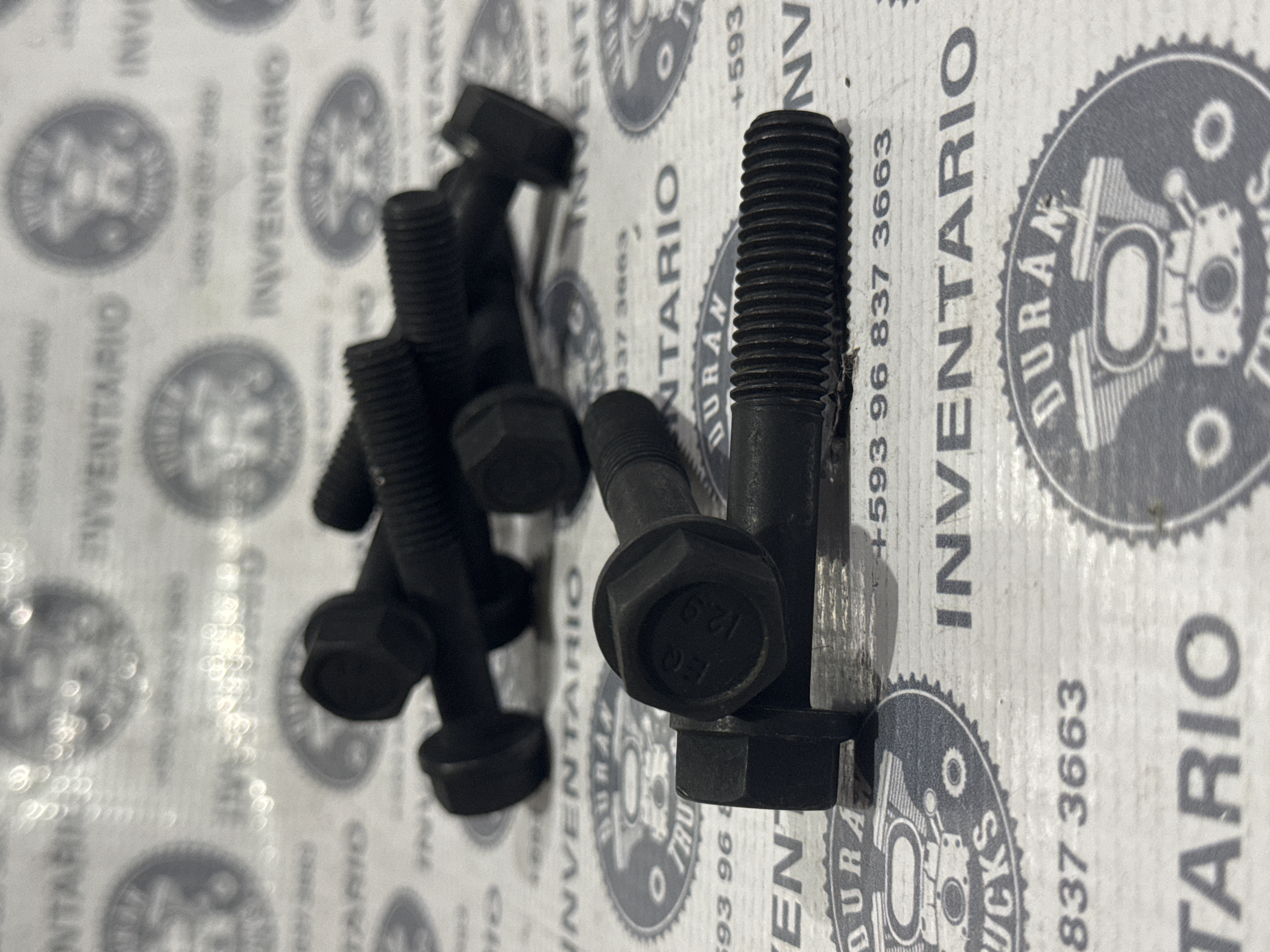 PERNO DE CABEZOTE CORTO MOTOR CUMMINS4BT 6BT