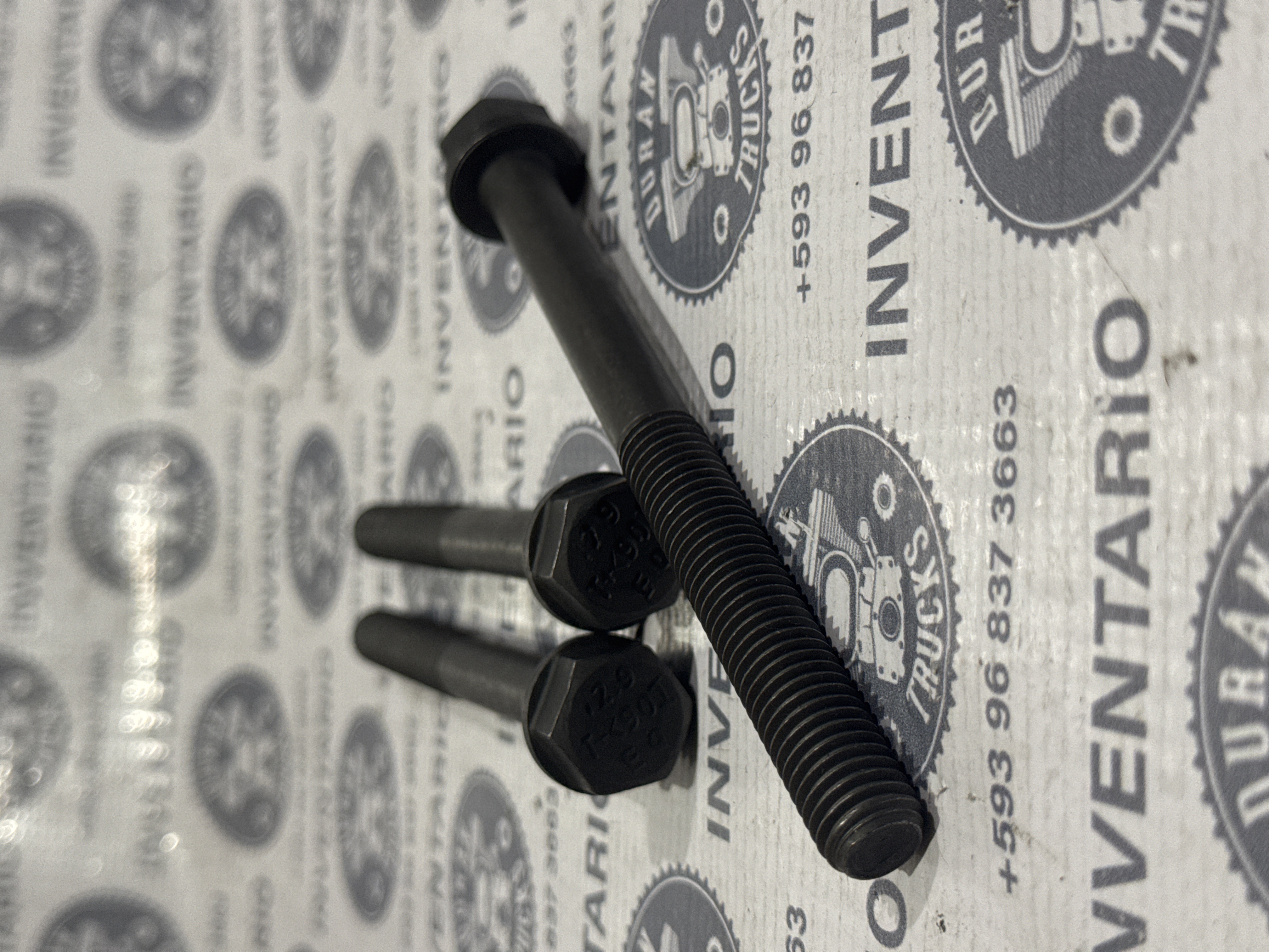 PERNO DE CABEZOTE MOTOR CUMMINS ISB QSB M12 * 1.75 * 130