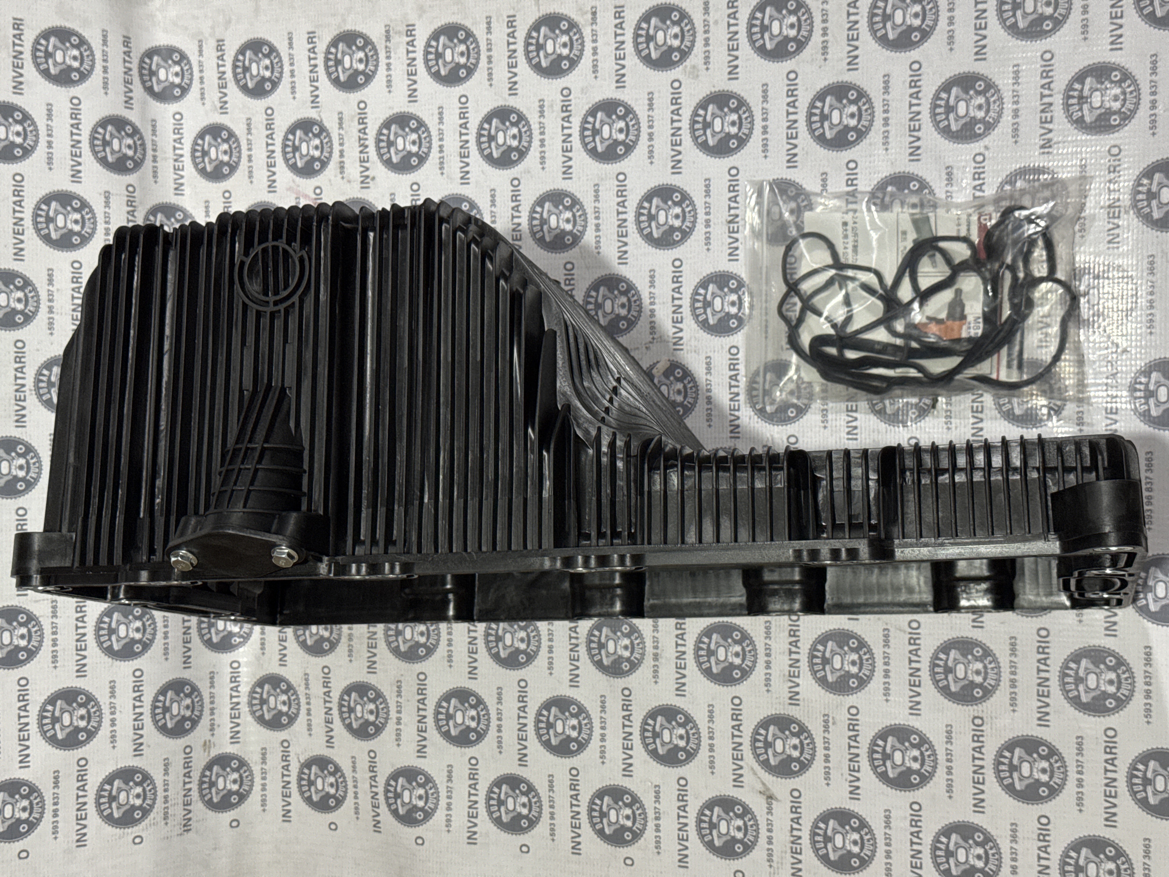 CARTER DE ACEITE MOTOR CUMMINS ISF 3.8 DOBLE PERNO