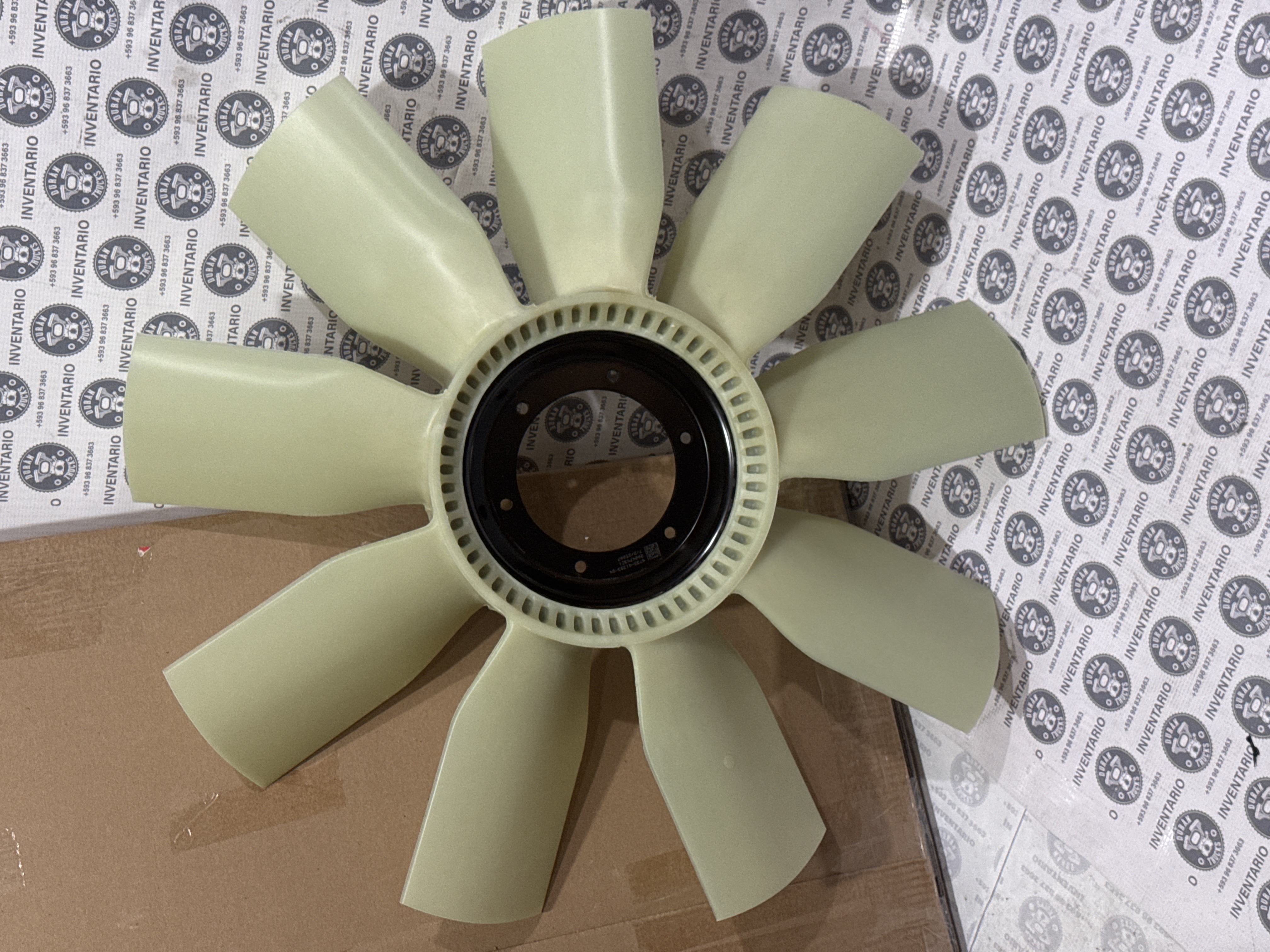 VENTILADOR DE 9 ALETAS 28" HUECO DE 5" FORD CARGO 1721