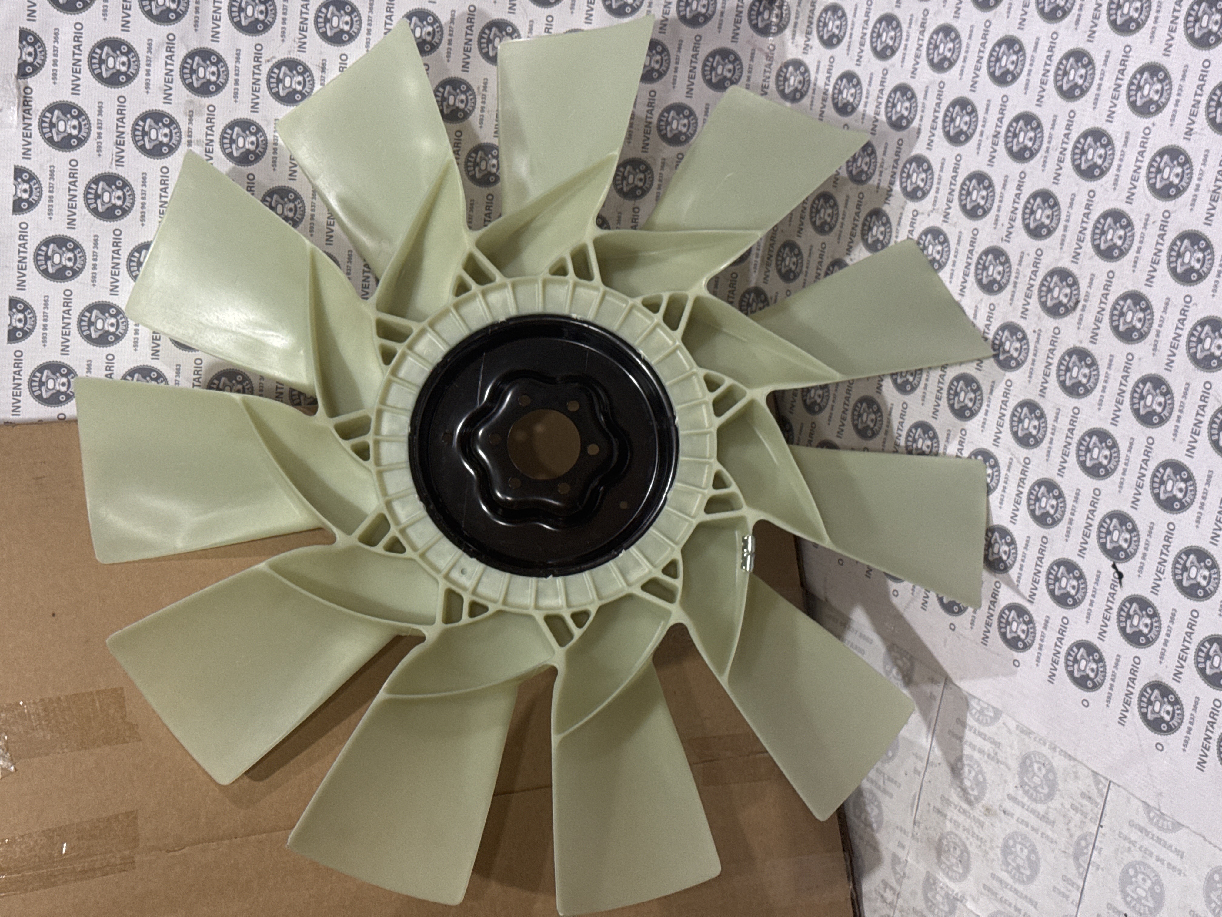 VENTILADOR DE 11 ALETAS 32" HUECO 2.56" KENWORTH MOTOR ISX INTERNATIONAL
