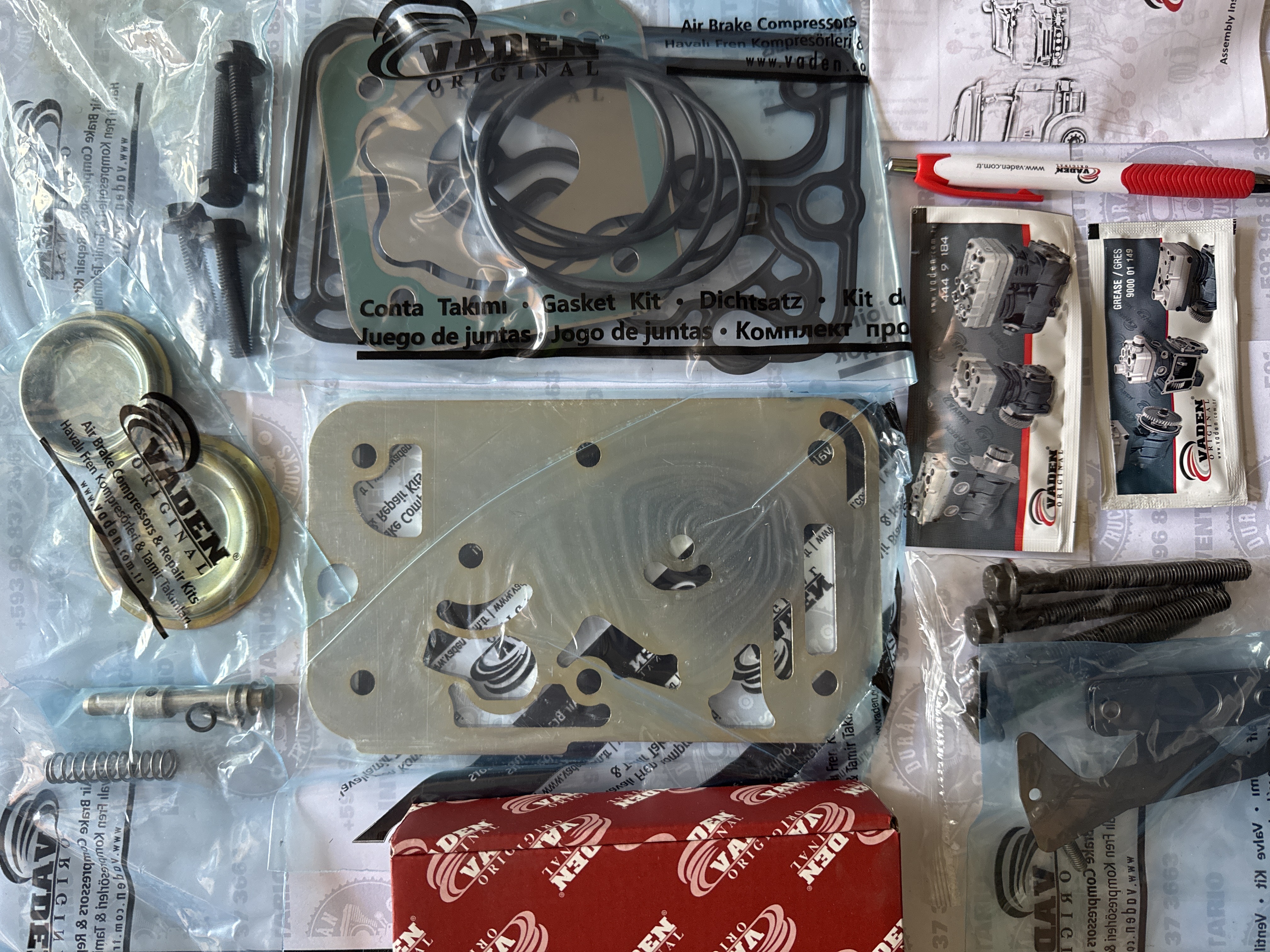 KIT DE EMPAQUES Y VALVULAS COMPRESOR MACK MP8 VOLVO FH12 FM9 FM12 NH12