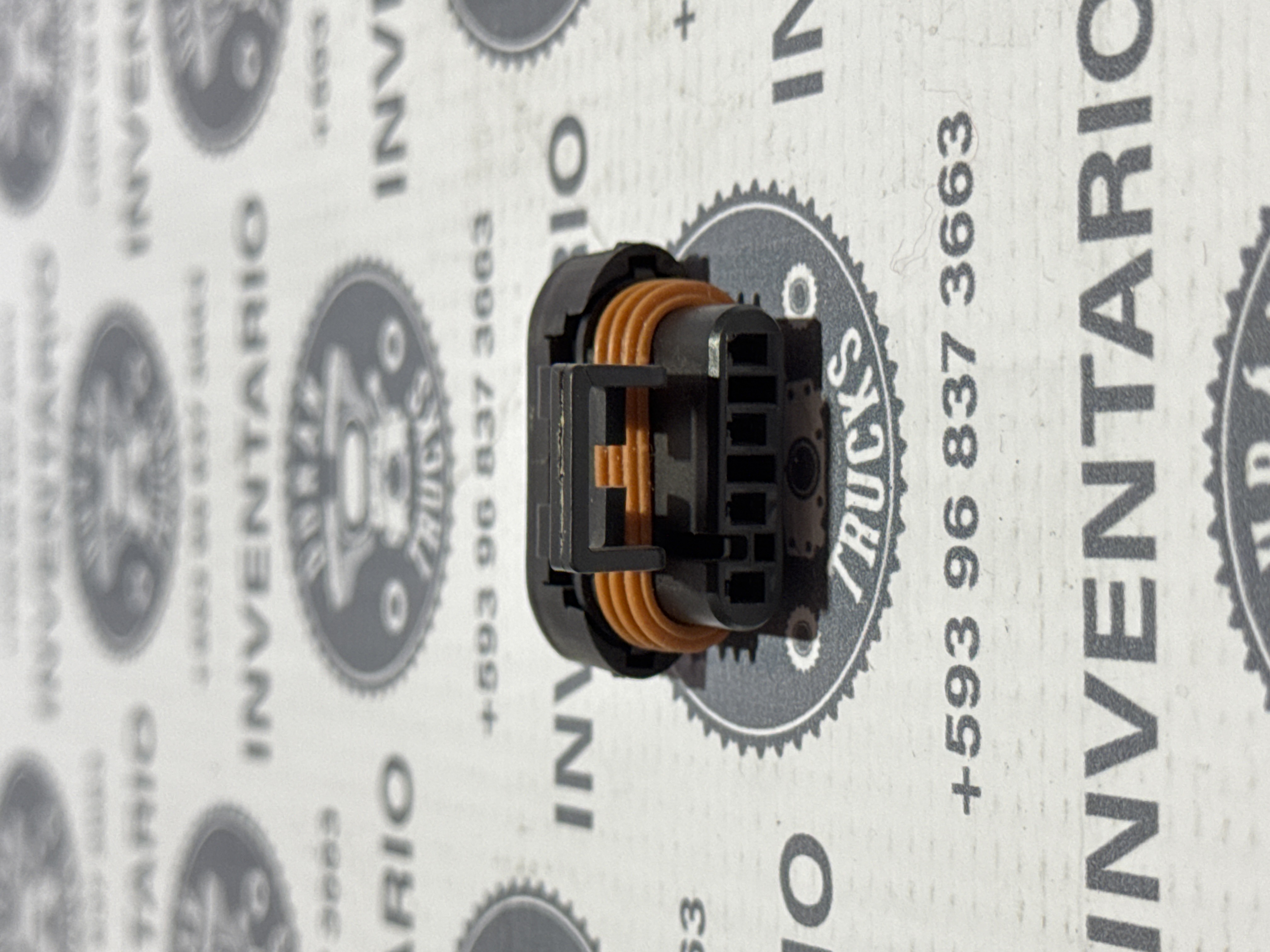 SOCKET DE CUATRO PINES