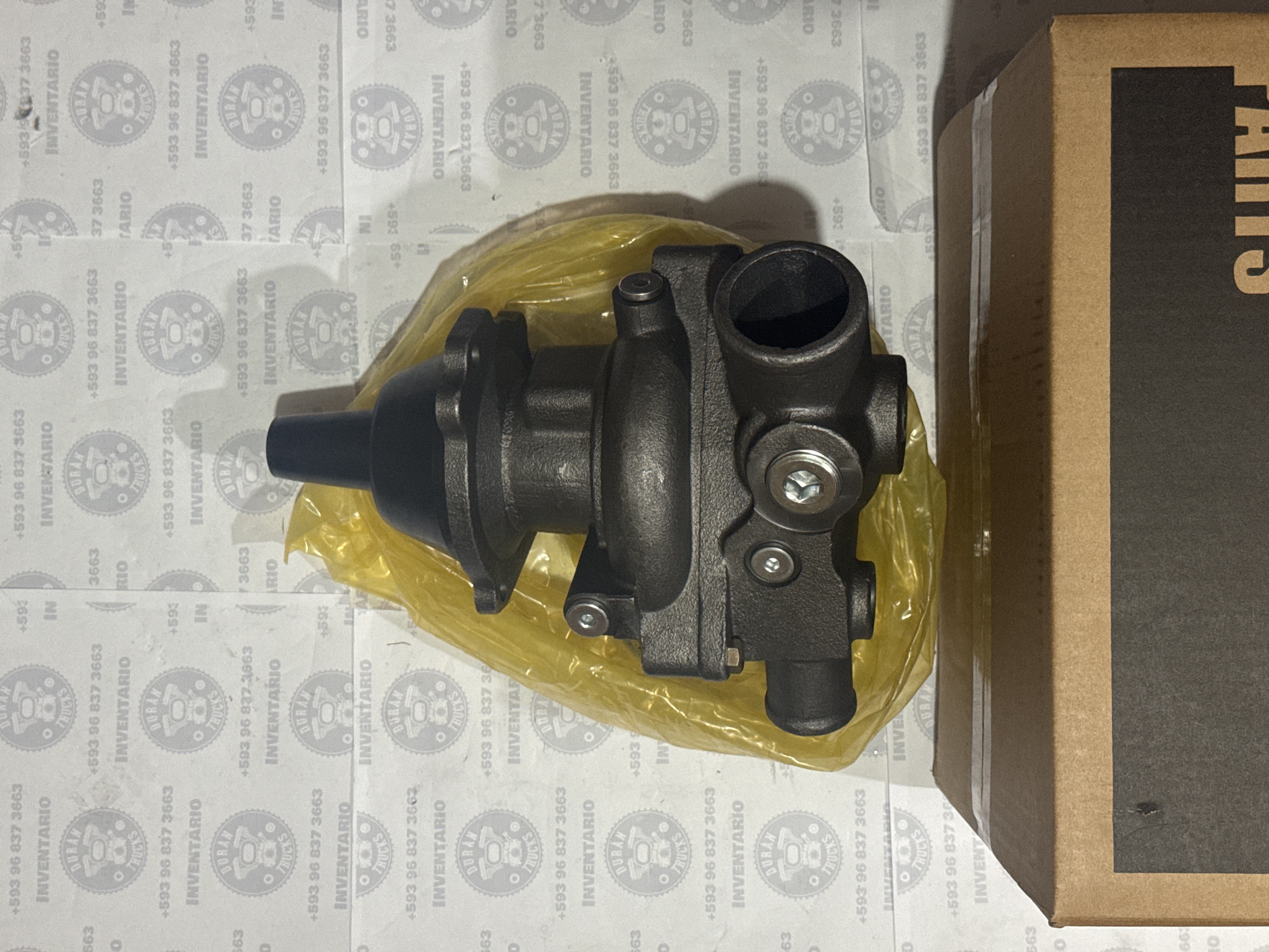 BOMBA DE AGUA MOTOR CUMMINS ISM BASE DE 3 PERNOS EJE LARGO