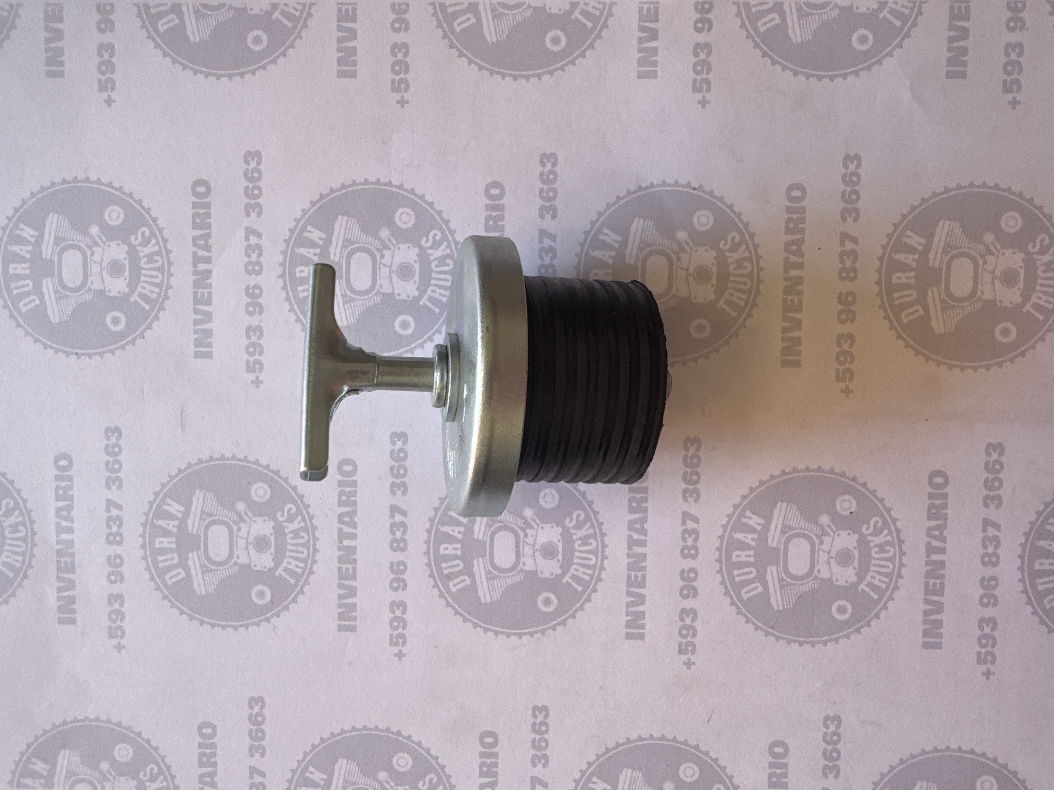 TAPA DE ACEITE MOTOR CUMMINS NTC 1 3/4"