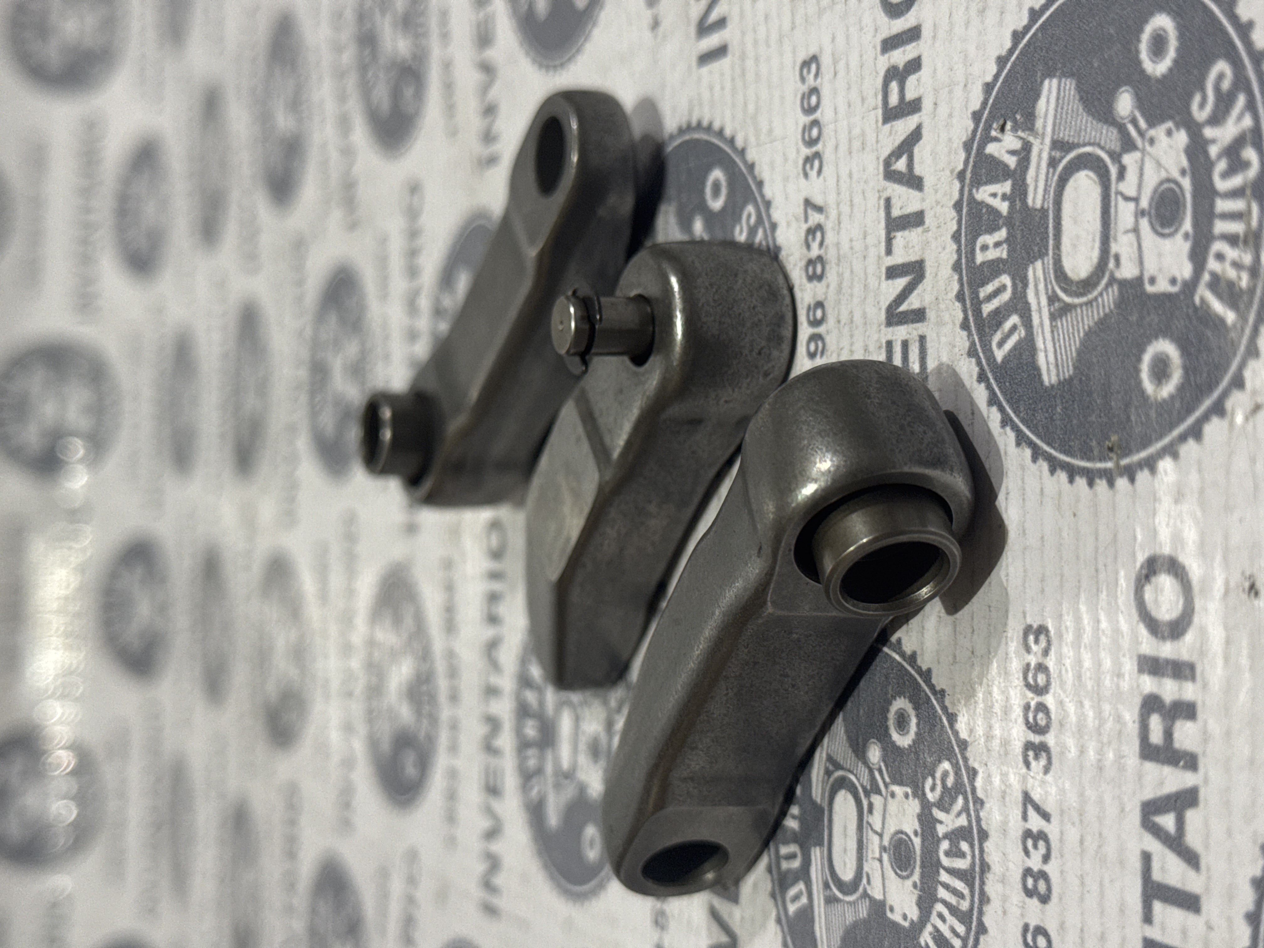 CRUCETA DE VALVULAS PARA FRENO DE MOTOR CUMMINS ISZ