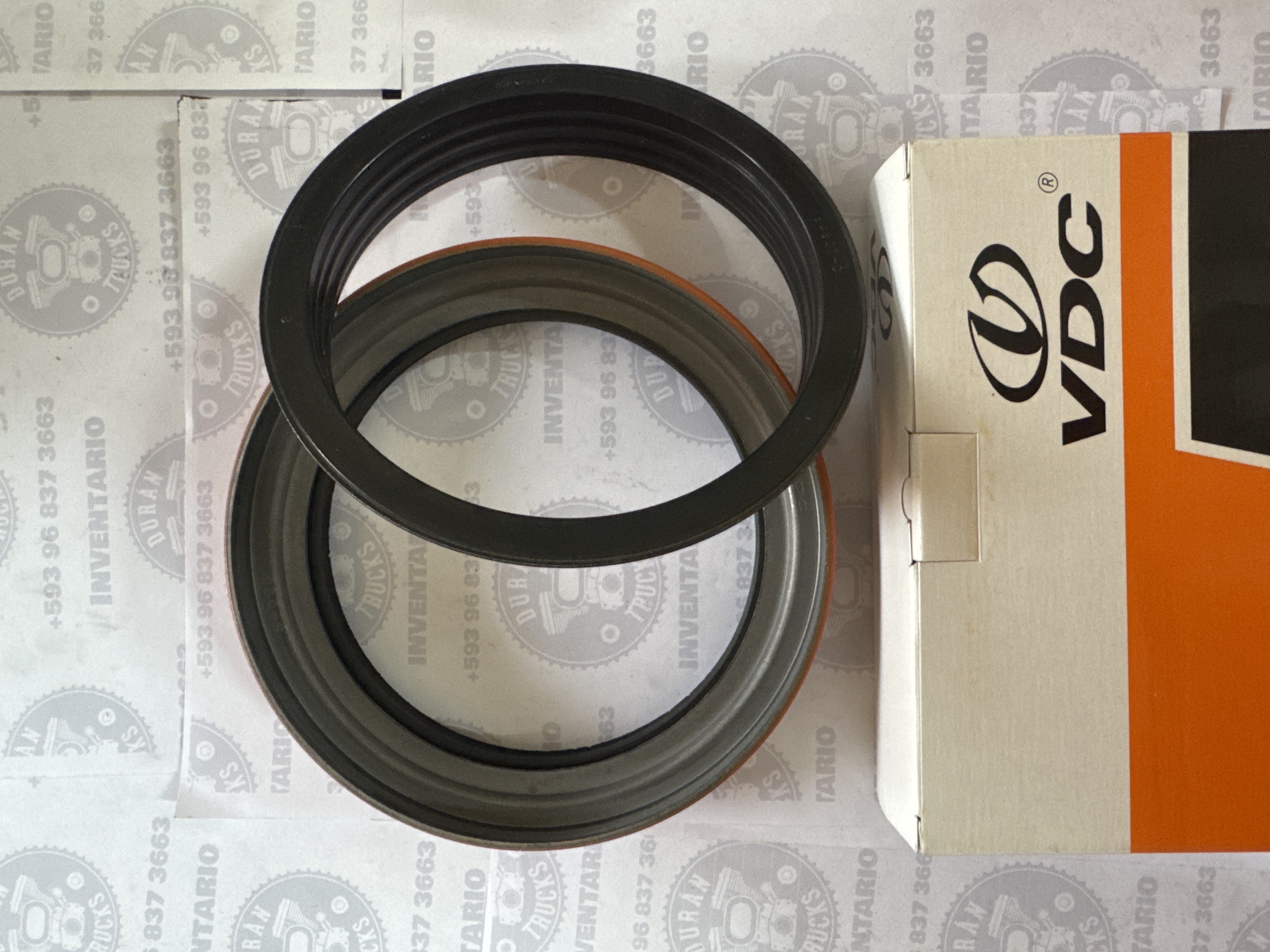 RETEN DE RUEDA POSTERIOR CORONA EATON FORD INTERNATIONAL KENWORD FRIGHTLINER