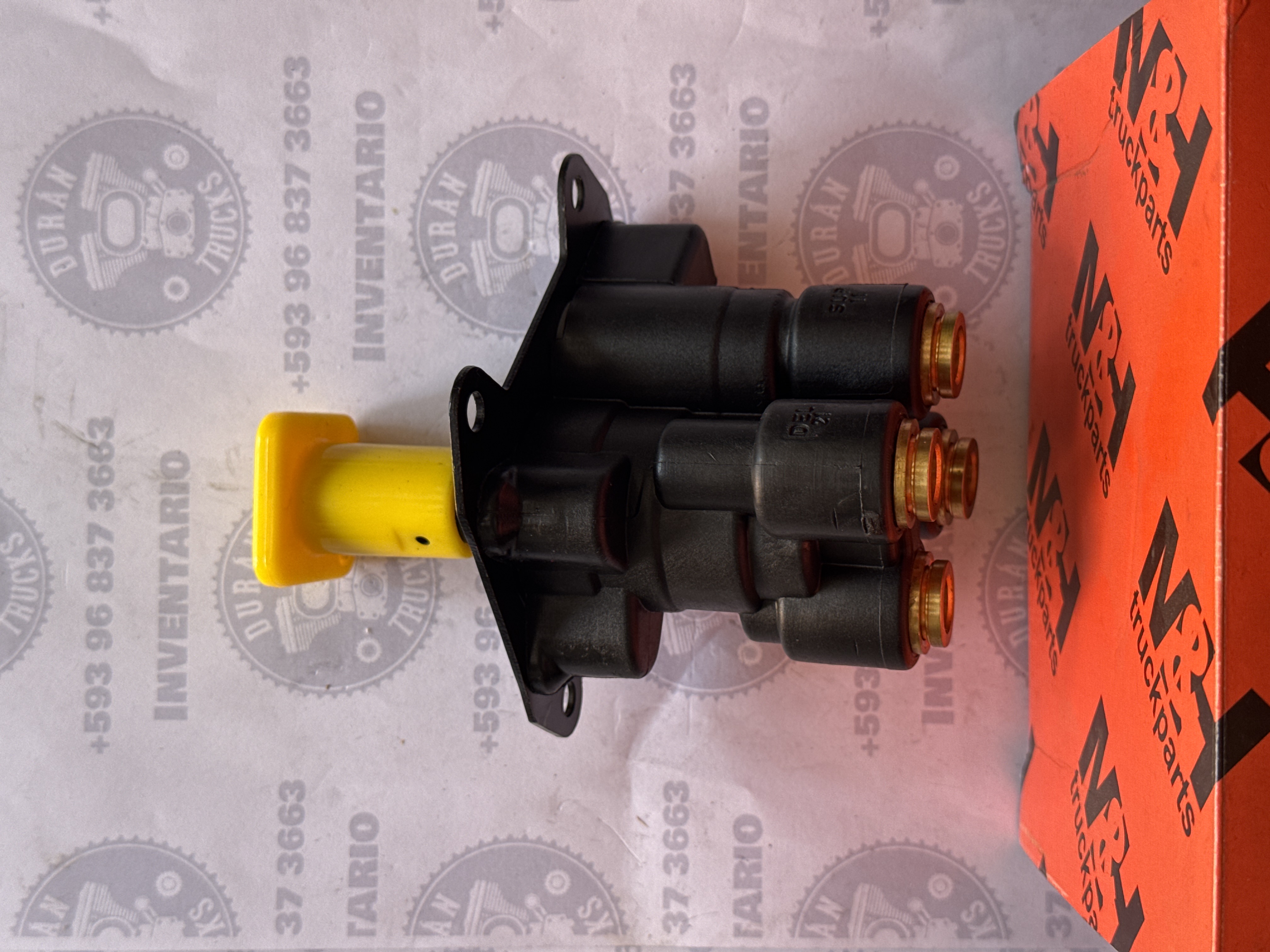 VALVULA DE BLOQUEO 1 BOTON 4 TOMAS PP-DC INTERNATIONAL 4700 - 4900 - 4300