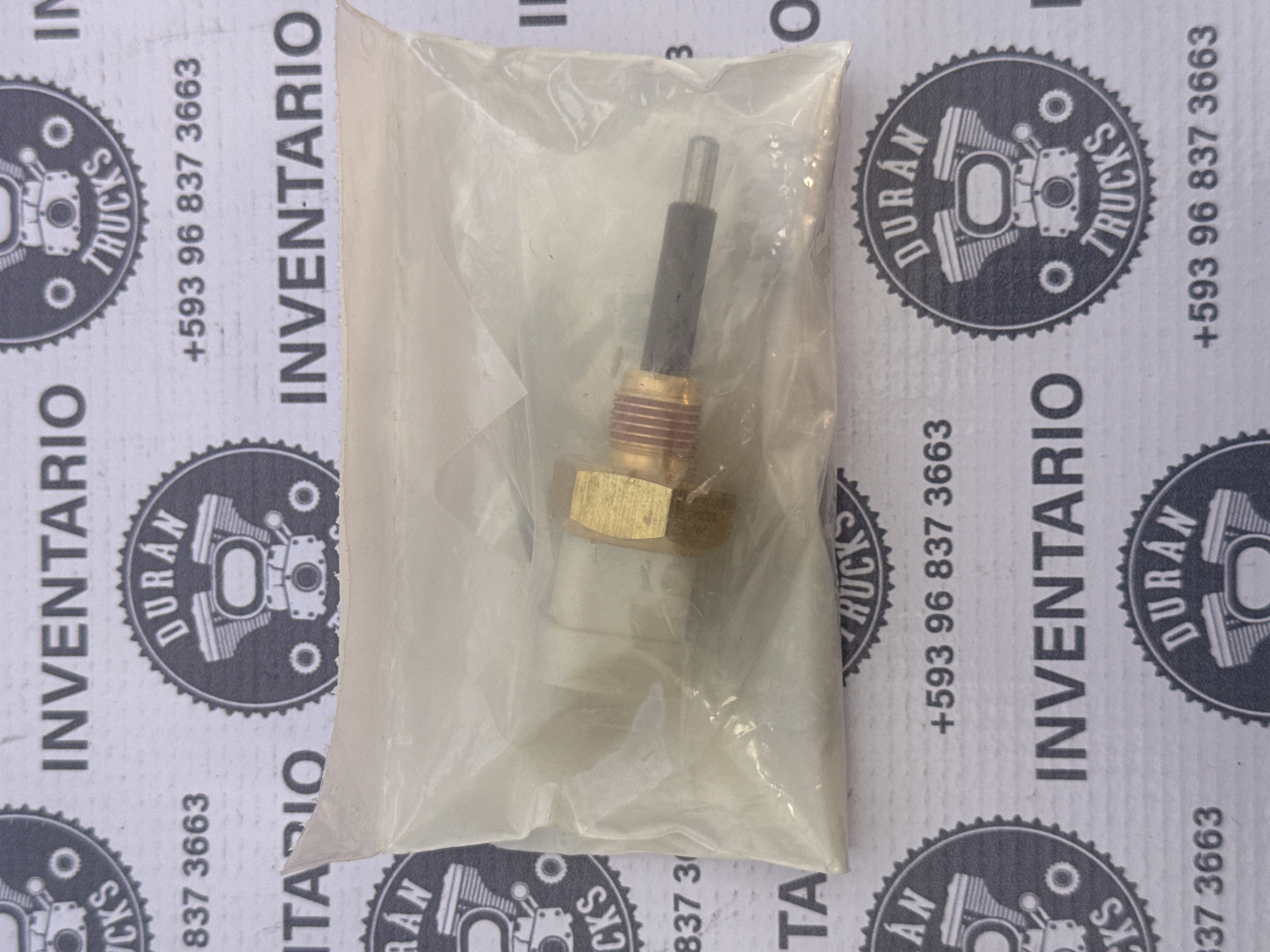 SENSOR DE NIVEL DE REFRIGERANTE FREIGHTLINER MOTOR CUMMINS