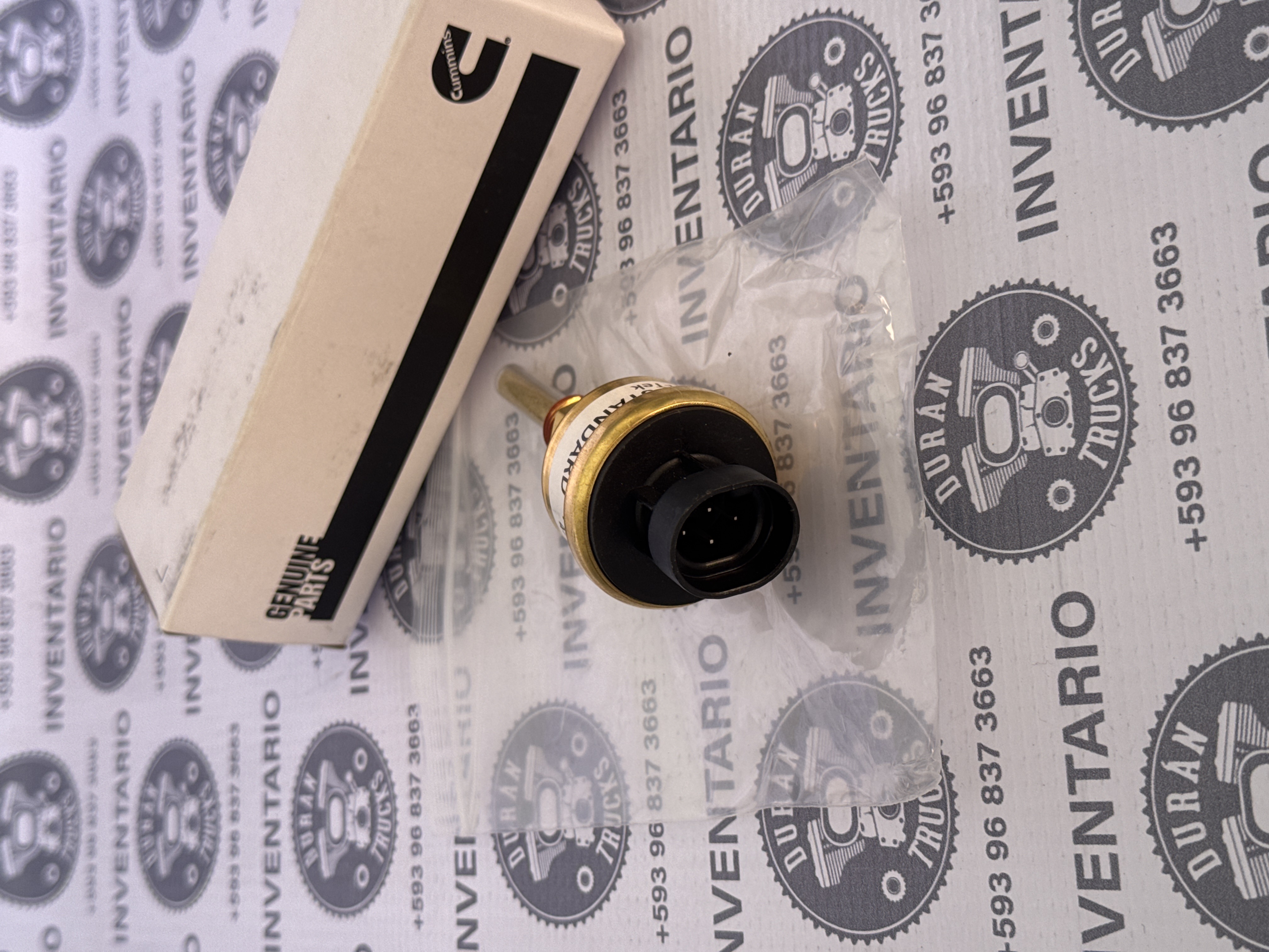 SENSOR DE NIVEL DE REFRIGERANTE FREIGHTLINER MOTOR CUMMINS